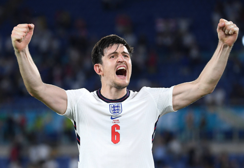 马奎尔：从名字变更看其职业生涯的起点与转变