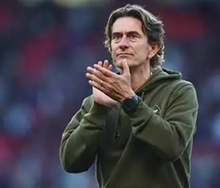 热刺帅位风波：弗兰克面临挑战，俱乐部力挺待转机