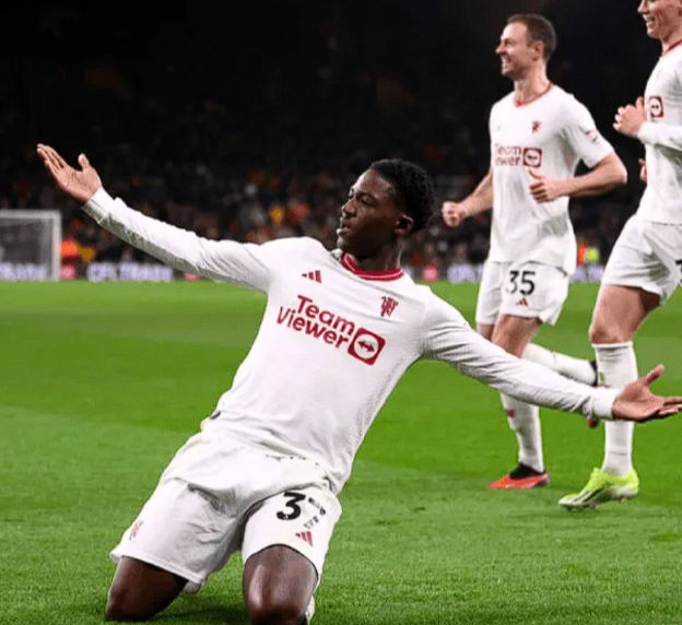 曼联中场梅努转会风波：离队倾向、各方反应与潜在去向