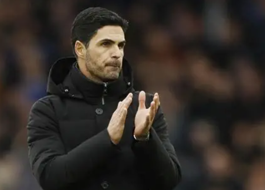 联赛杯激战：阿森纳点球晋级背后的战术与心理博弈